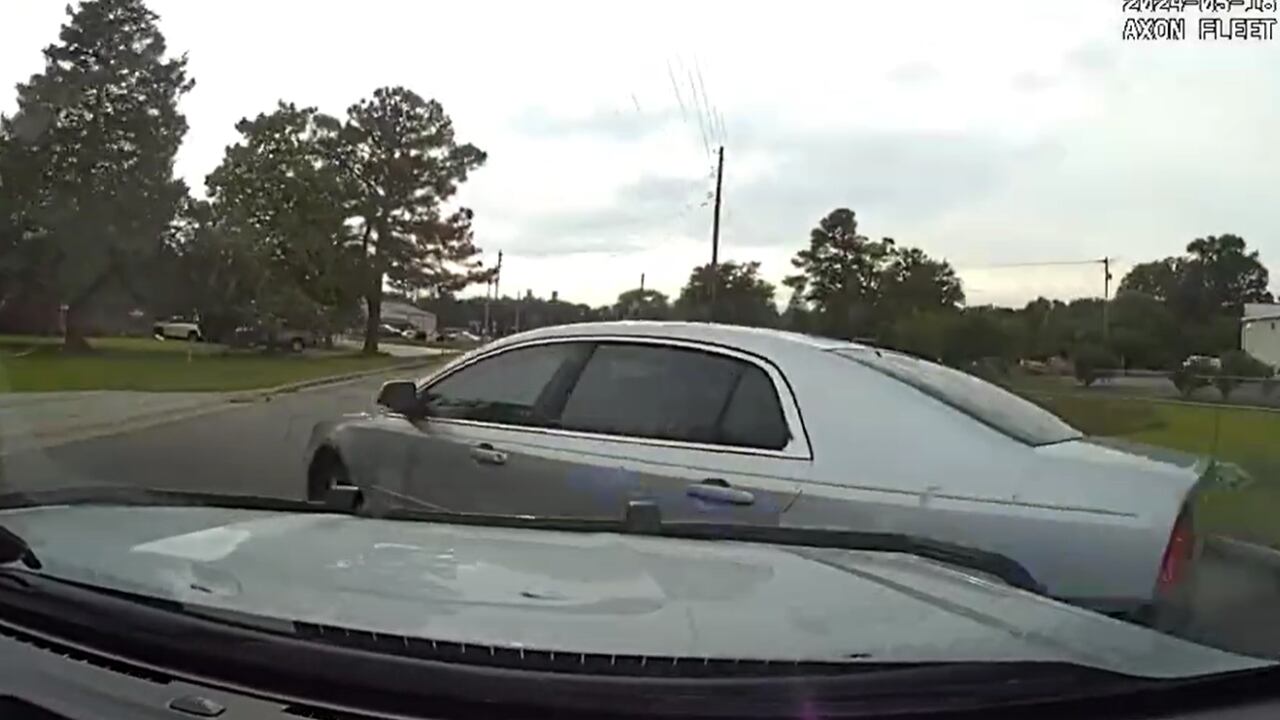 DASHCAM: Pee Dee chase ends with stolen car crashing into tree - Vimarsana News