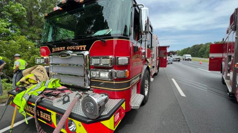 Single-vehicle crash closes Hwy 31, critical injuries reported