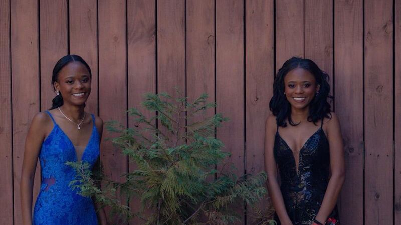 Kamaria and Kamea Johnson are the valedictorian and salutatorian at Marshall County High School.