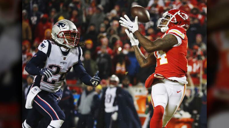 Kansas City Chiefs wide receiver Sammy Watkins (14) makes a reception against New England...